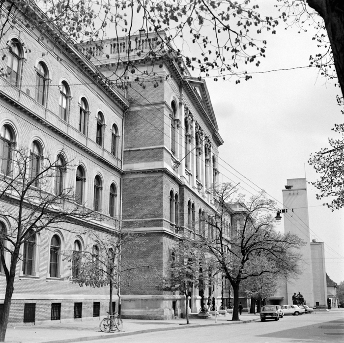 minerva_deak_f_c21_Cluj_spatiul_public_arhitectura-089