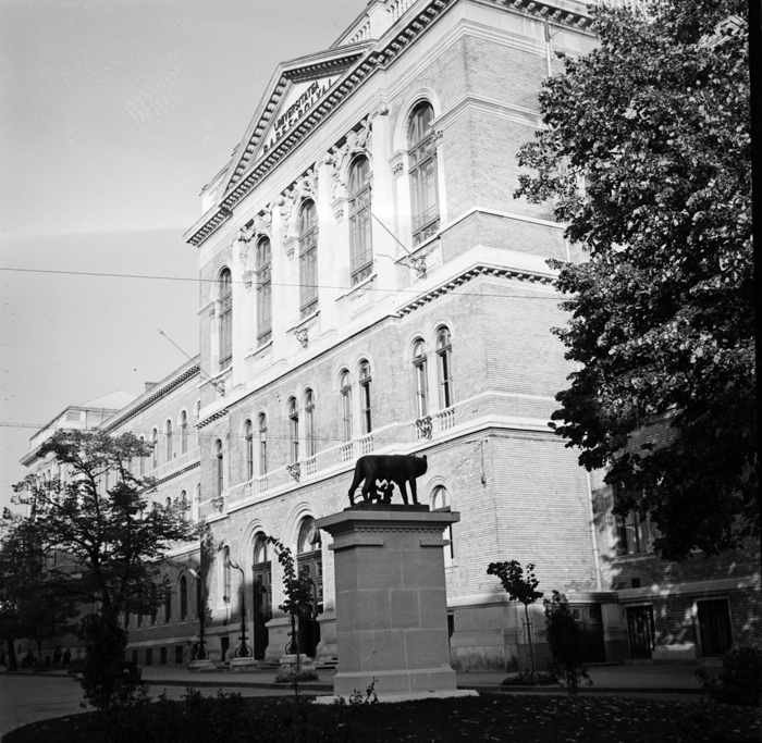 minerva_deak_f_c21_Cluj_spatiul_public_arhitectura-099