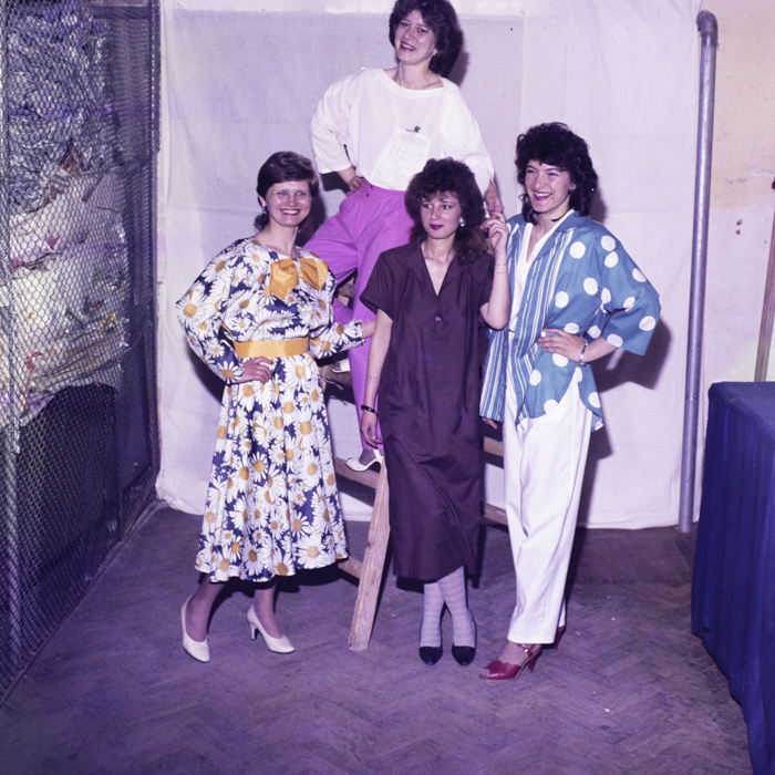 minerva_dn_1987_2869_reclama_confectii_001