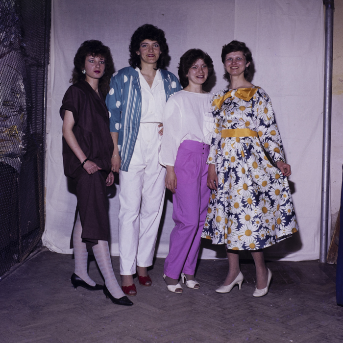 minerva_dn_1987_2869_reclama_confectii_003