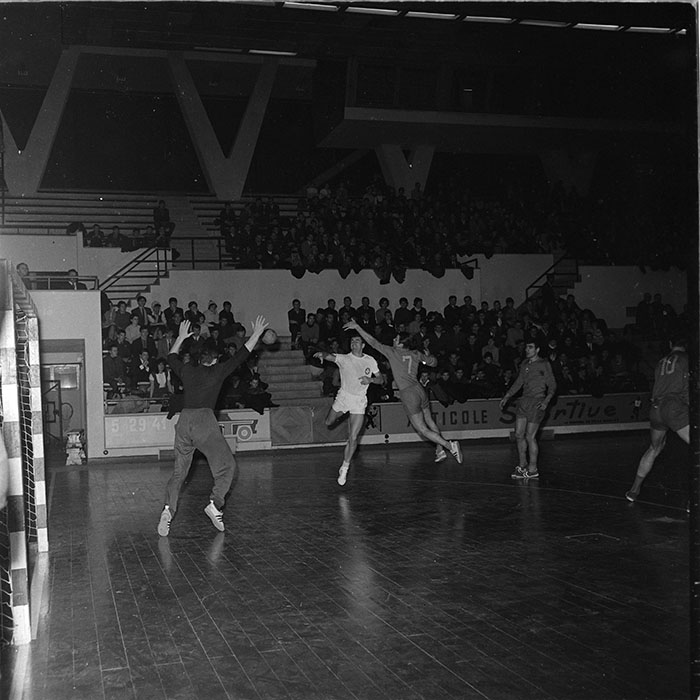 minerva_1967-1972_c3_c19_001