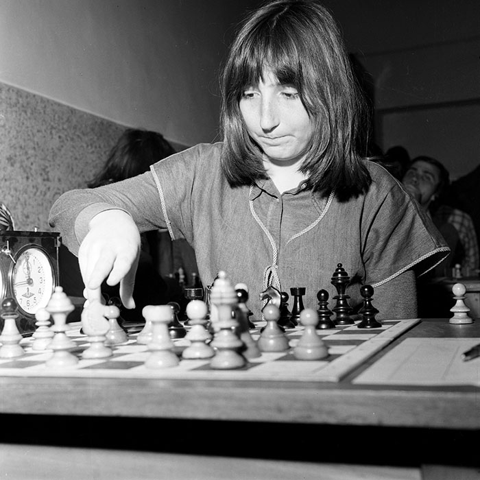 minerva_1978_c2_c8r2_002