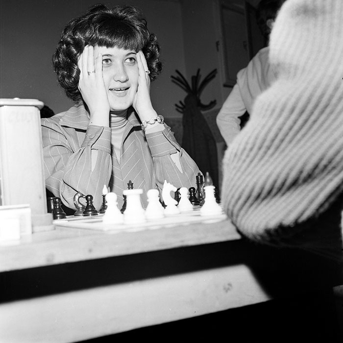 minerva_1978_c2_c8r2_006