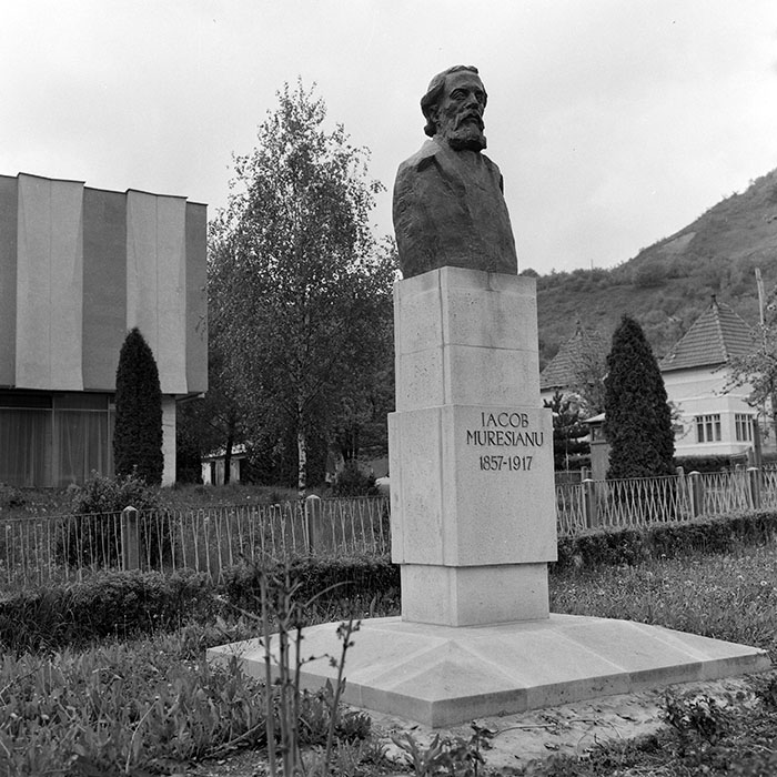 minerva_1978_c2_c8r3_003