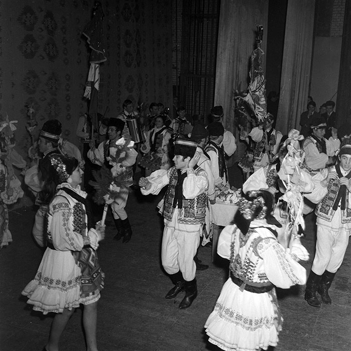 minerva_1982_c3_c10r4_023