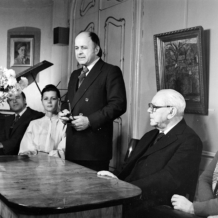 minerva_1985_c1_c2r1_002