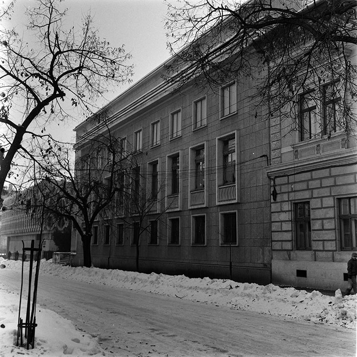 minerva_1985_c1_c2r5_011