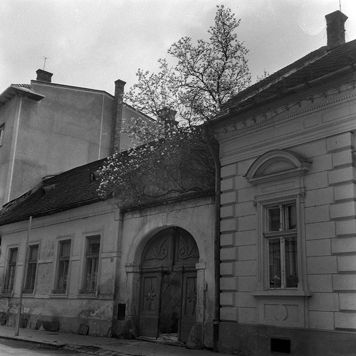 minerva_1985_c1_c7r2_001