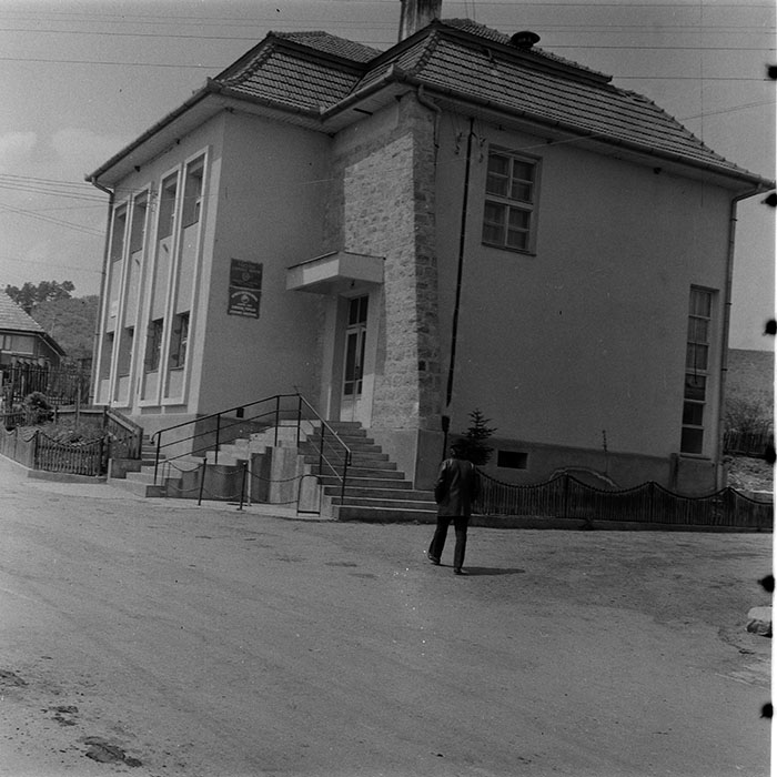 minerva_1985_c1_c8r4_032