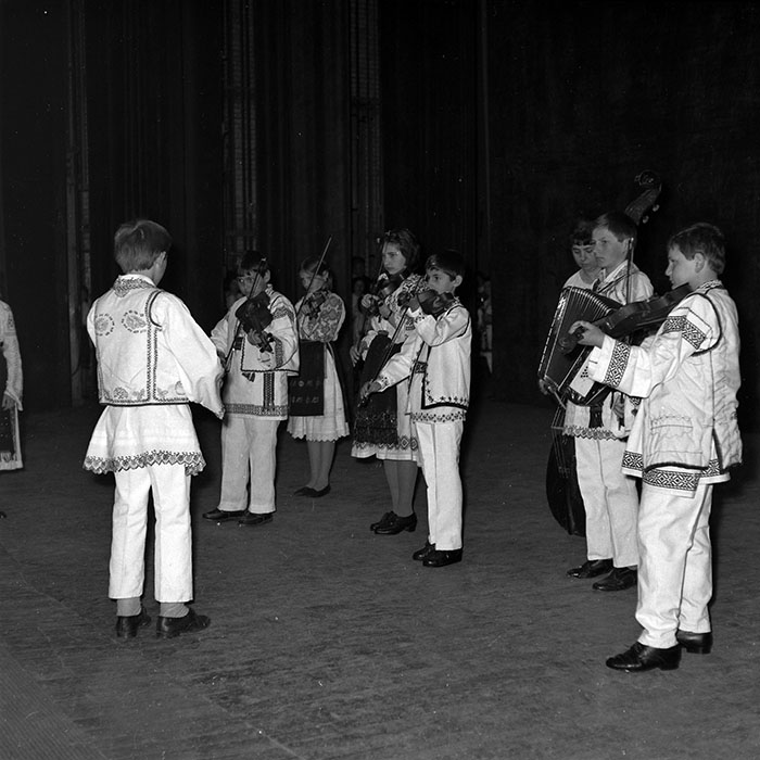 neidentificat|nem azonosított|not identified