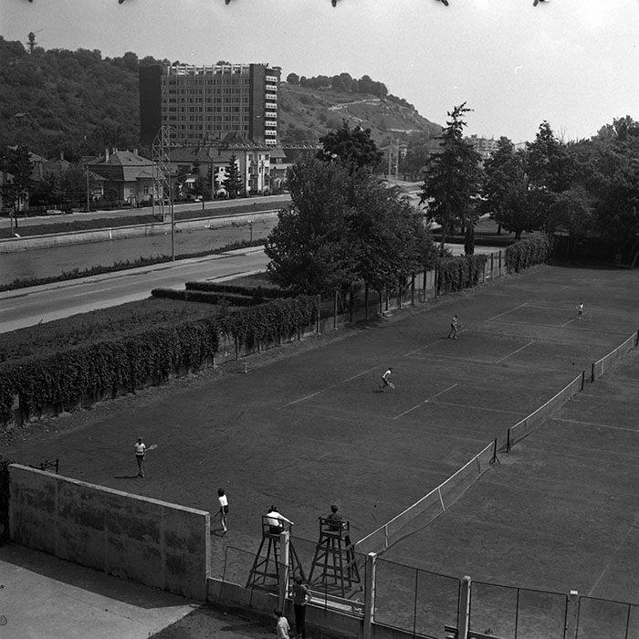 minerva_1986_c3_c9r1_004