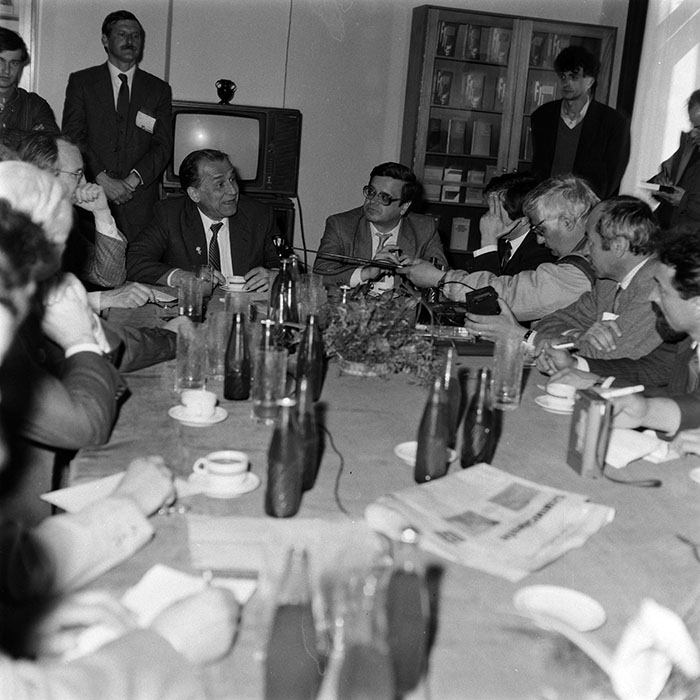 minerva_1987-1991_c2_c2r3_015