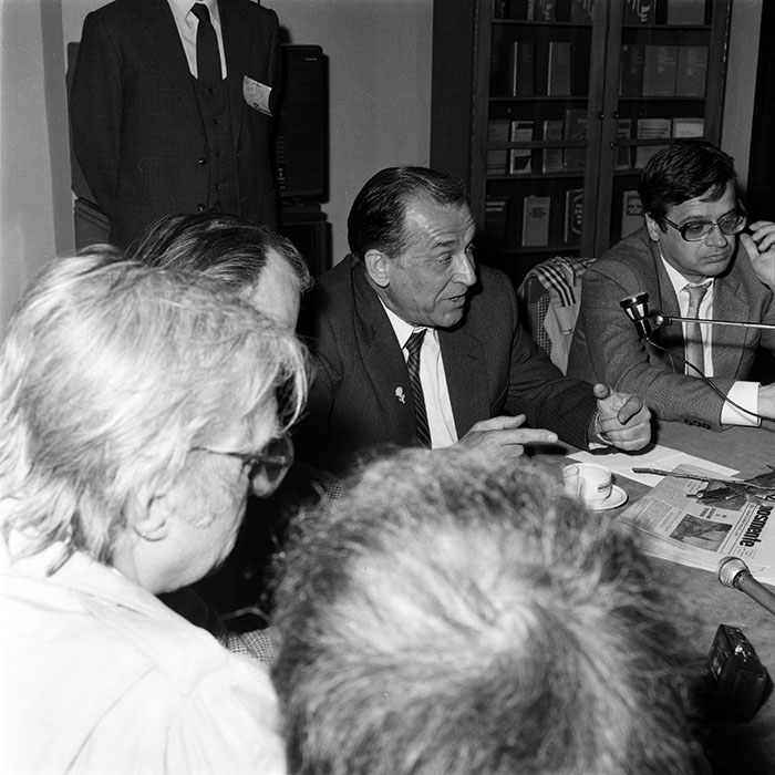 minerva_1987-1991_c2_c2r3_016