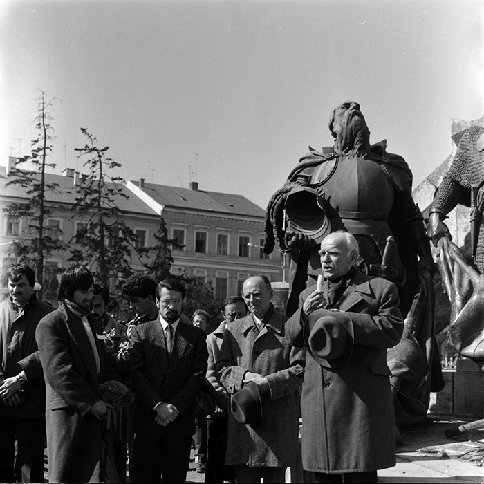 minerva_1987-1991_c2_c6r8_012