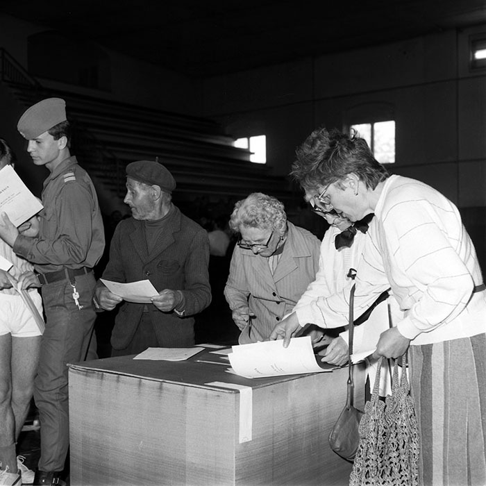 minerva_1987-1991_c2_c6r8_017