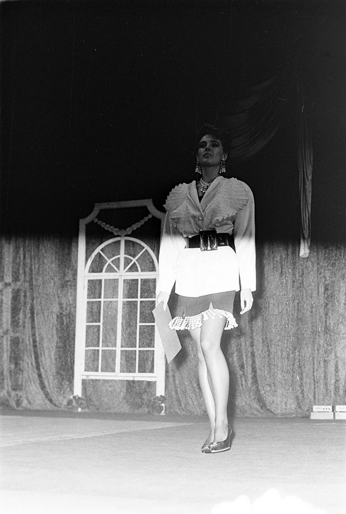 minerva_1987-1991_c2_c7r4_006