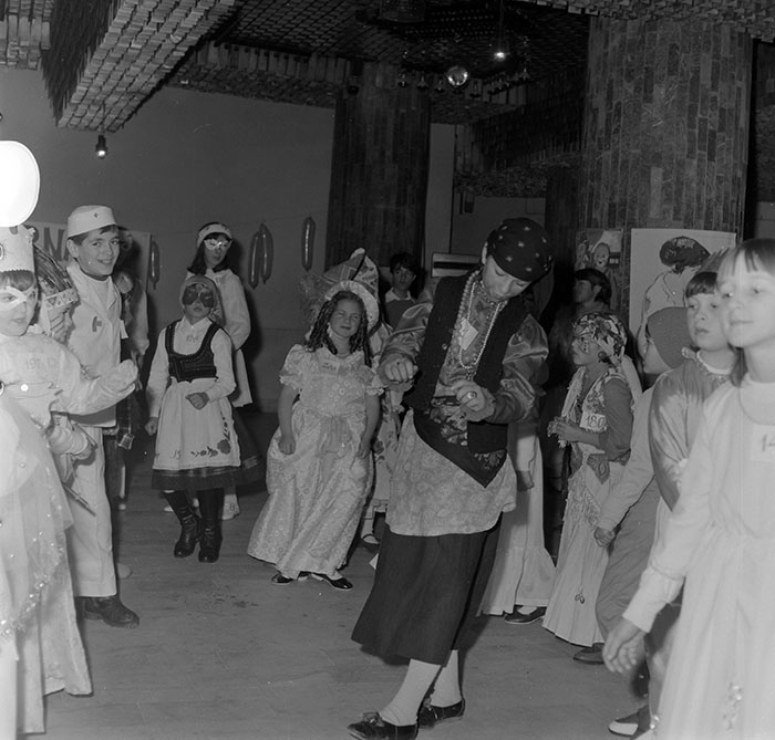 minerva_1987_c2_c4r4_002