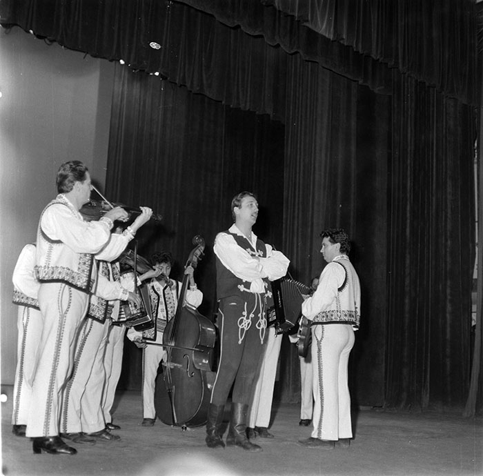 minerva_1987_c2_c7r1_003