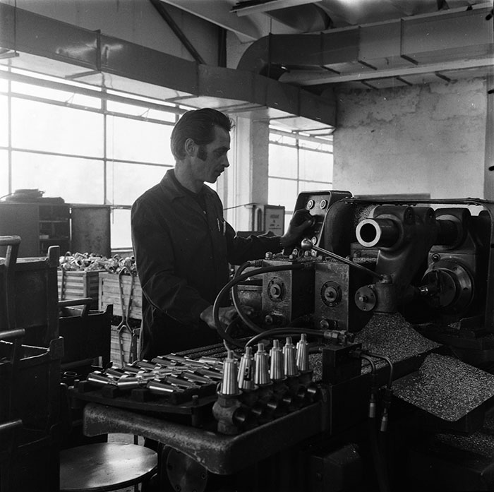 minerva_1987_c2_c8r3_001