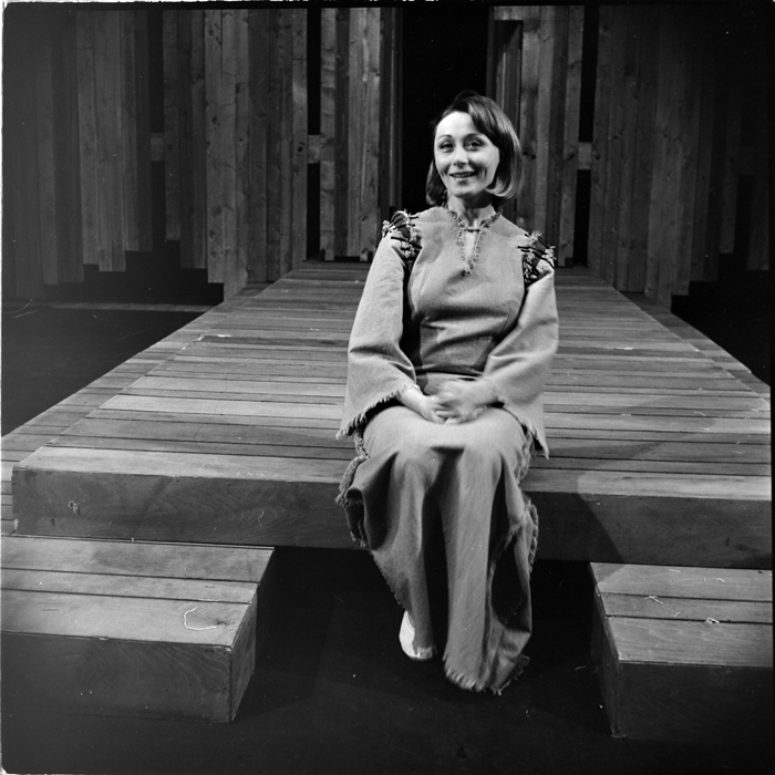 minerva_deak_f_c1_680_9-006