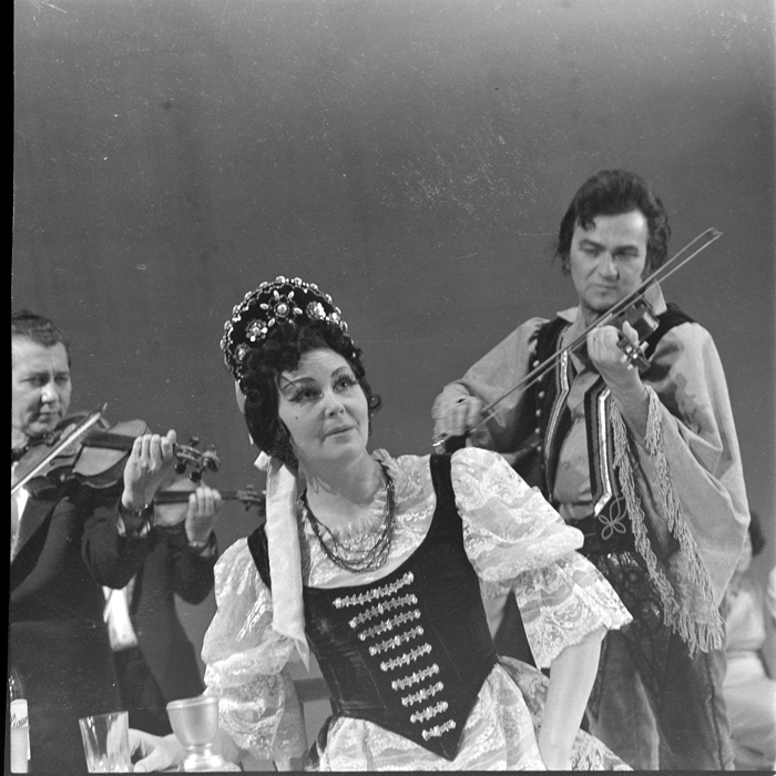 minerva_deak_f_c1_opera maghiara_iubire ciganeasca-013