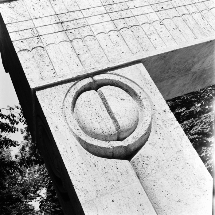 minerva_deak_f_c21_sculptura_Brancusi_Targu_Jiu-002