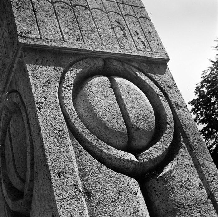 minerva_deak_f_c21_sculptura_Brancusi_Targu_Jiu-003