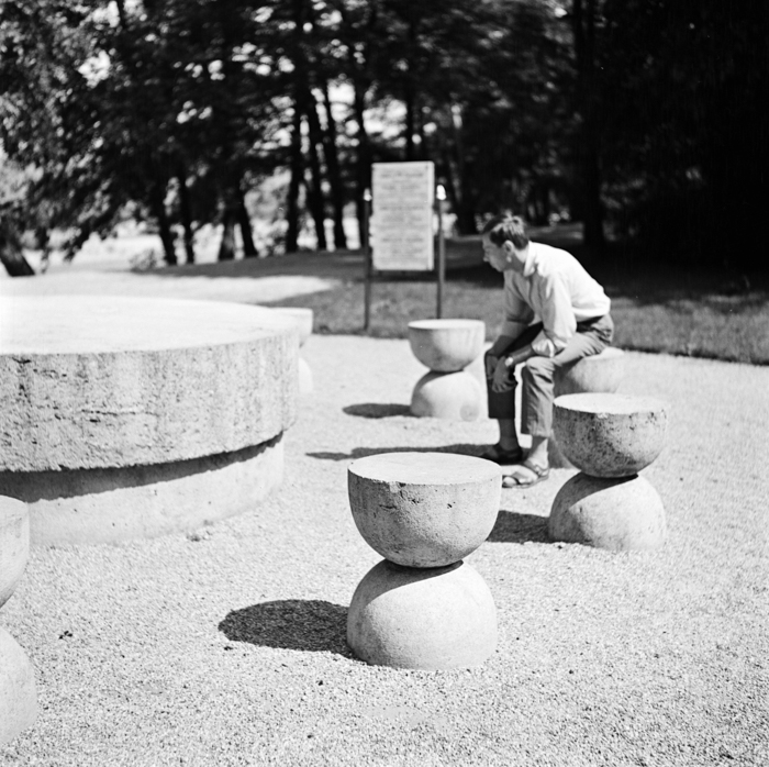 minerva_deak_f_c21_sculptura_Brancusi_Targu_Jiu-009