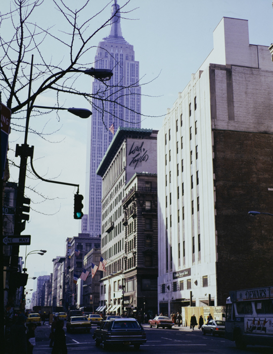 minerva_deak_f_c3_s2_33_1982_II_manhattan-008