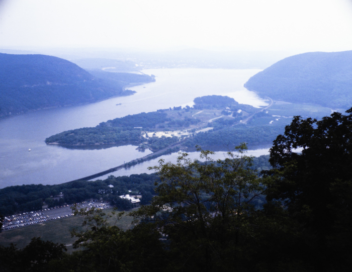 minerva_deak_f_c3_s2_48_1983_aug_bert_mt-014