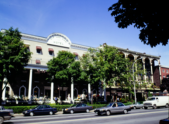 minerva_deak_f_c3_s3_87_1993_manhattan-003