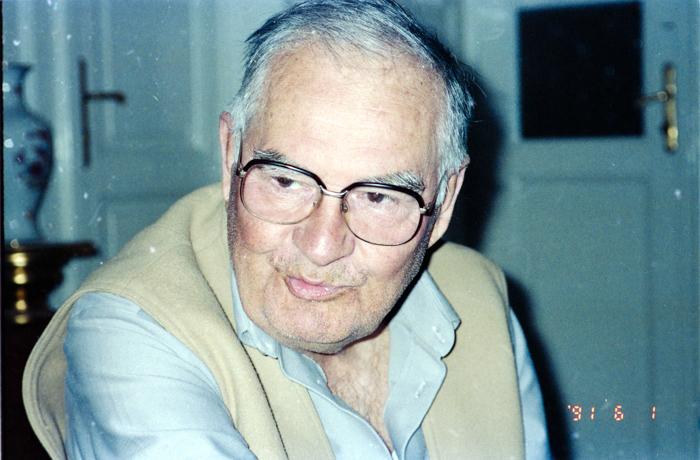 minerva_deak_f_c6_s2_317_leves_lacieknal_pesten_1991-008