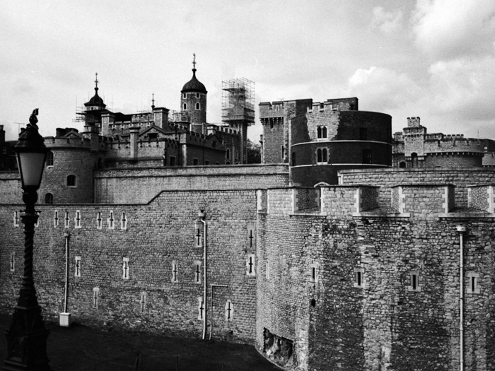 minerva_deak_f_c8_s1_004_1996_london-004-2