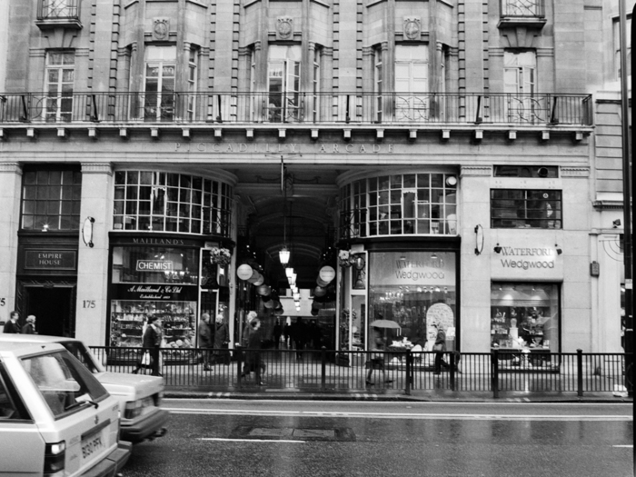 minerva_deak_f_c8_s1_007_1996_london-001