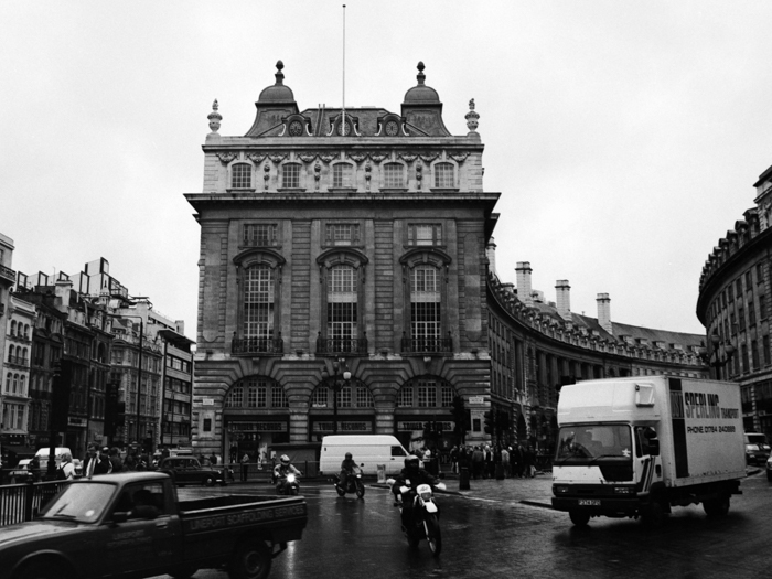 minerva_deak_f_c8_s1_007_1996_london-007