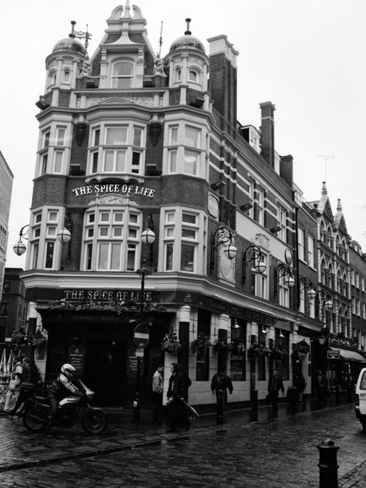 minerva_deak_f_c8_s1_007_1996_london-021