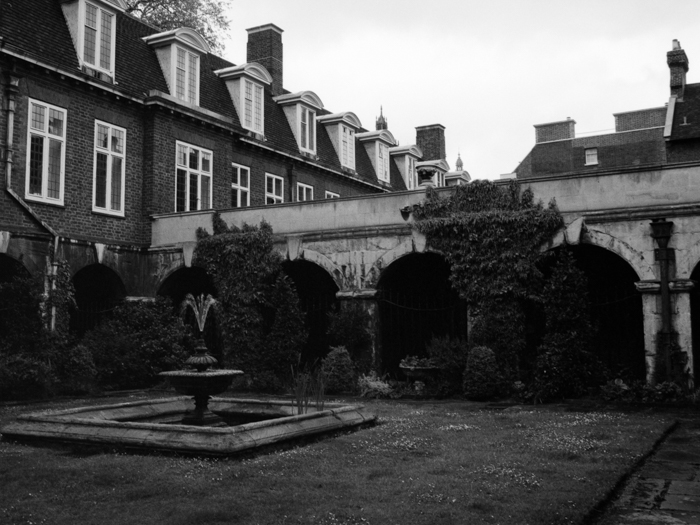 minerva_deak_f_c8_s1_009_1996_london-010