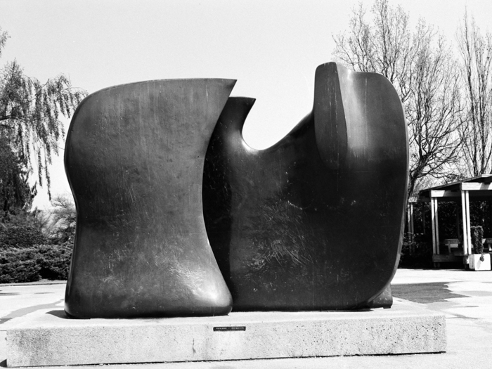 minerva_deak_f_c8_s1_583-8_1993_henrey_moor-004