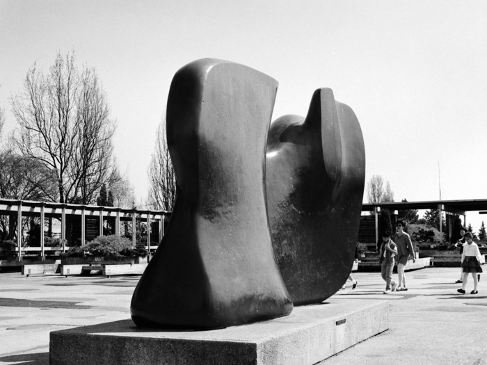 minerva_deak_f_c8_s1_583-8_1993_henrey_moor-008