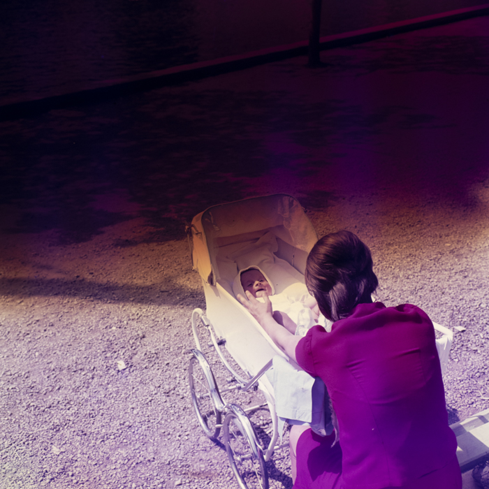 minerva_dn_1968_271_brasov_copil_parc_001