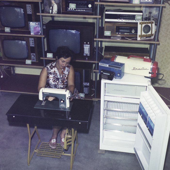 minerva_dn_1971_486_reclama_masina_de_cusut_monica_001