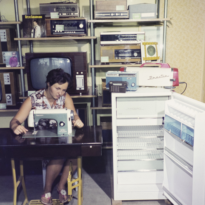 minerva_dn_1971_486_reclama_masina_de_cusut_monica_004