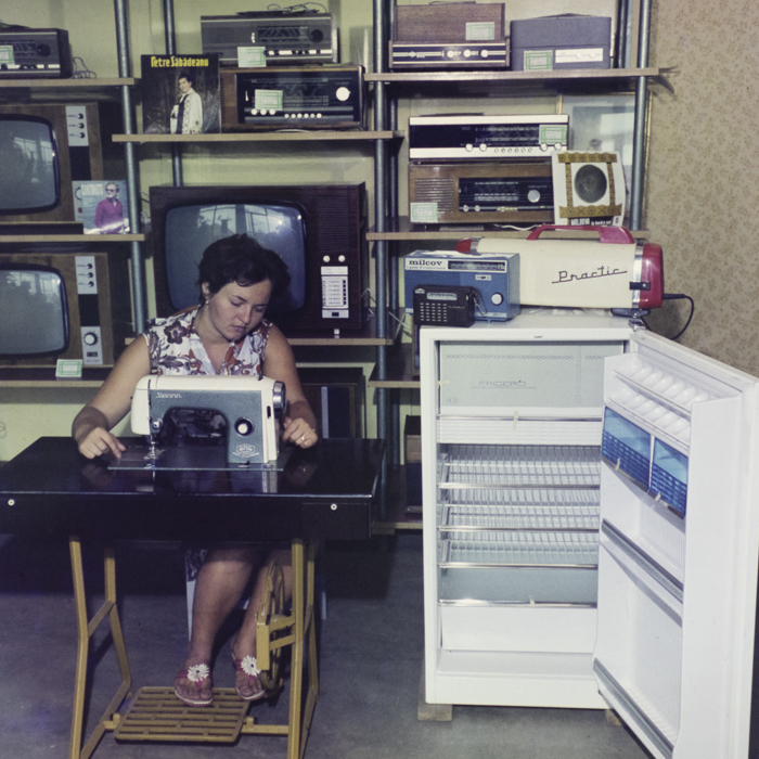 minerva_dn_1971_486_reclama_masina_de_cusut_monica_009