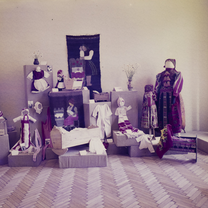 minerva_dn_1971_497_expozitie_redactie_015