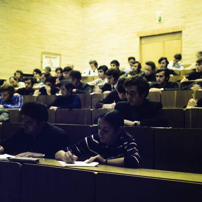 minerva_dn_1972_585_brasov_universitate_004