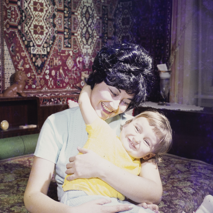 minerva_dn_1973_601_mama_copil_katona_eva_002