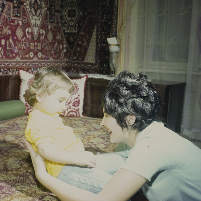 minerva_dn_1973_601_mama_copil_katona_eva_008