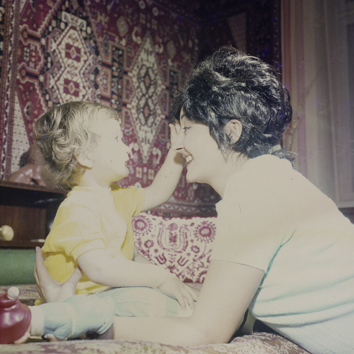 minerva_dn_1973_601_mama_copil_katona_eva_011