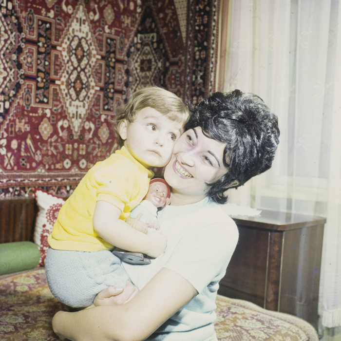 minerva_dn_1973_601_mama_copil_katona_eva_013