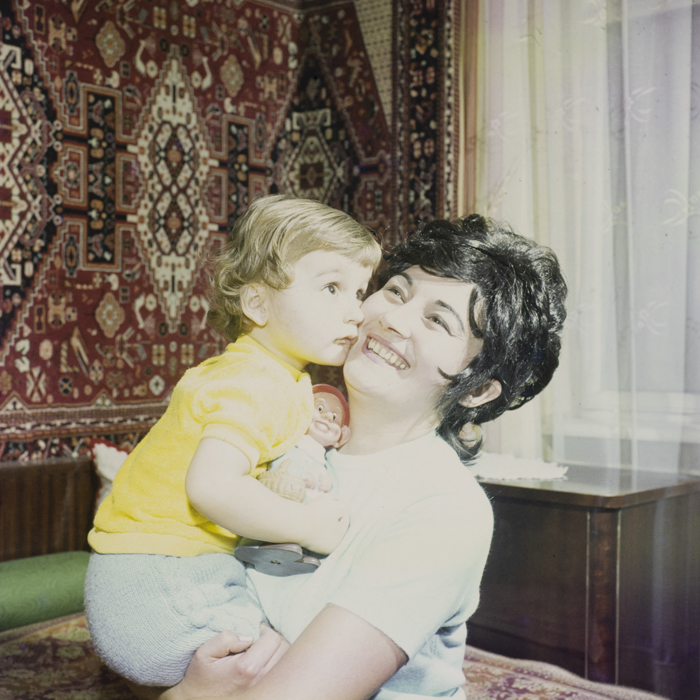 minerva_dn_1973_601_mama_copil_katona_eva_016